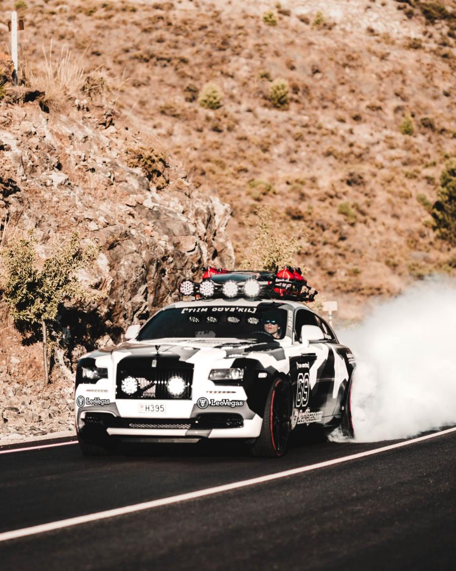  Rolls-Royce Wraith by Jon Olsson 2017 года  (фото 7 из 18)